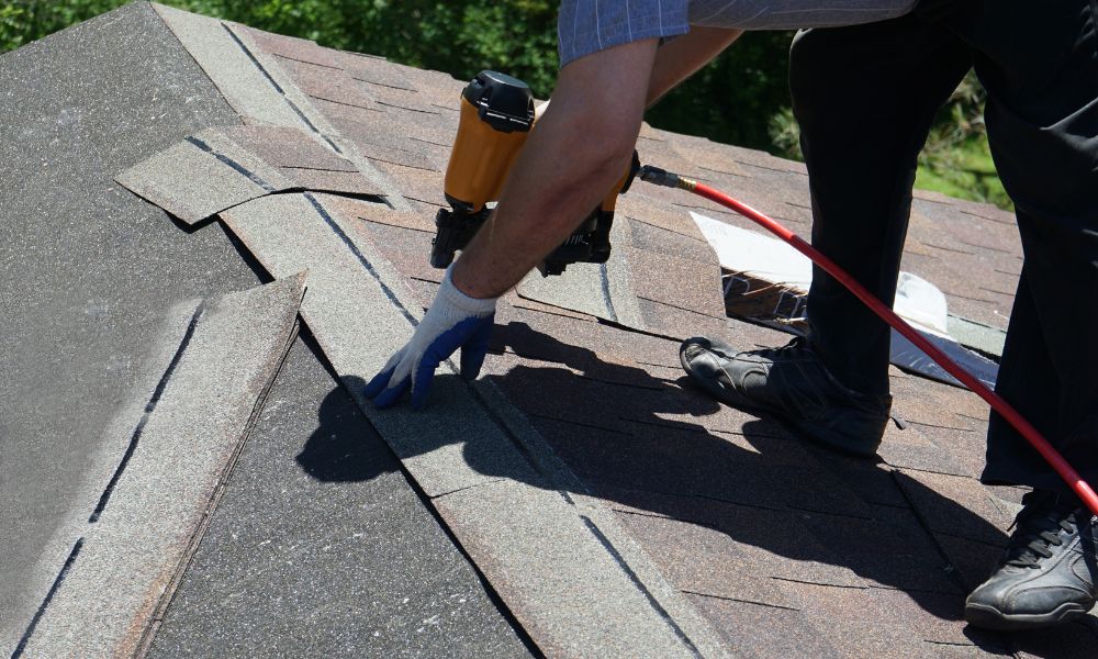 7 Reasons You Should Never Replace a Roof Yourself